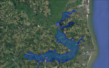 identify a tidal river on a topographic map